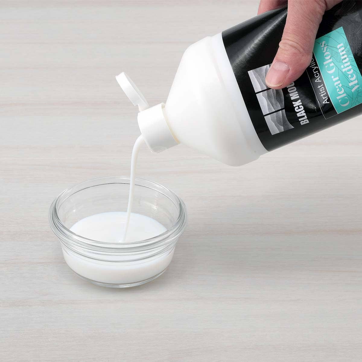 Black Mountain Clear Gloss Acrylic Medium 500ml, Bottle