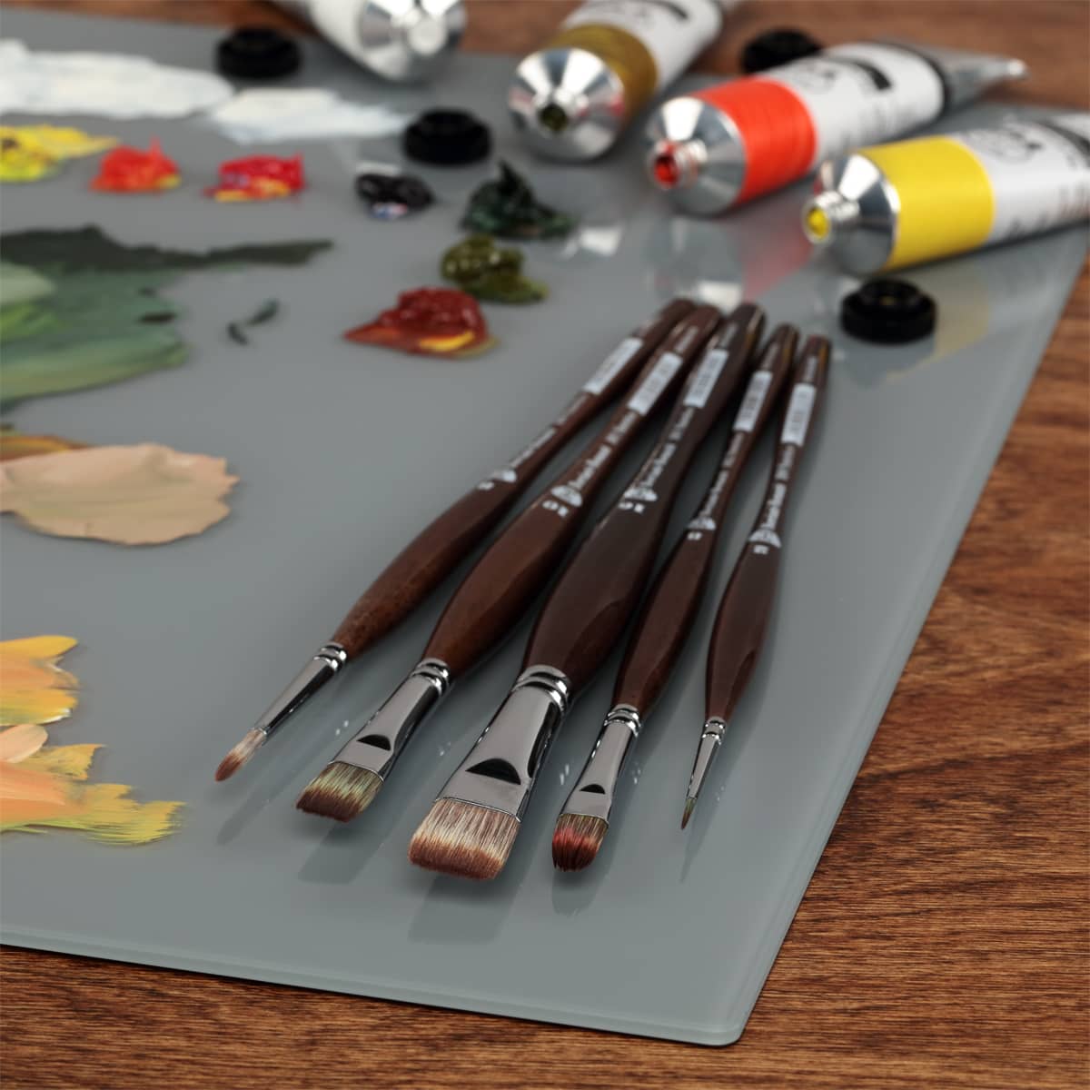 Ergonomic medium-length handles