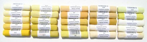 Mount Vision Soft Pastels Set of 25 - Yellow Shades