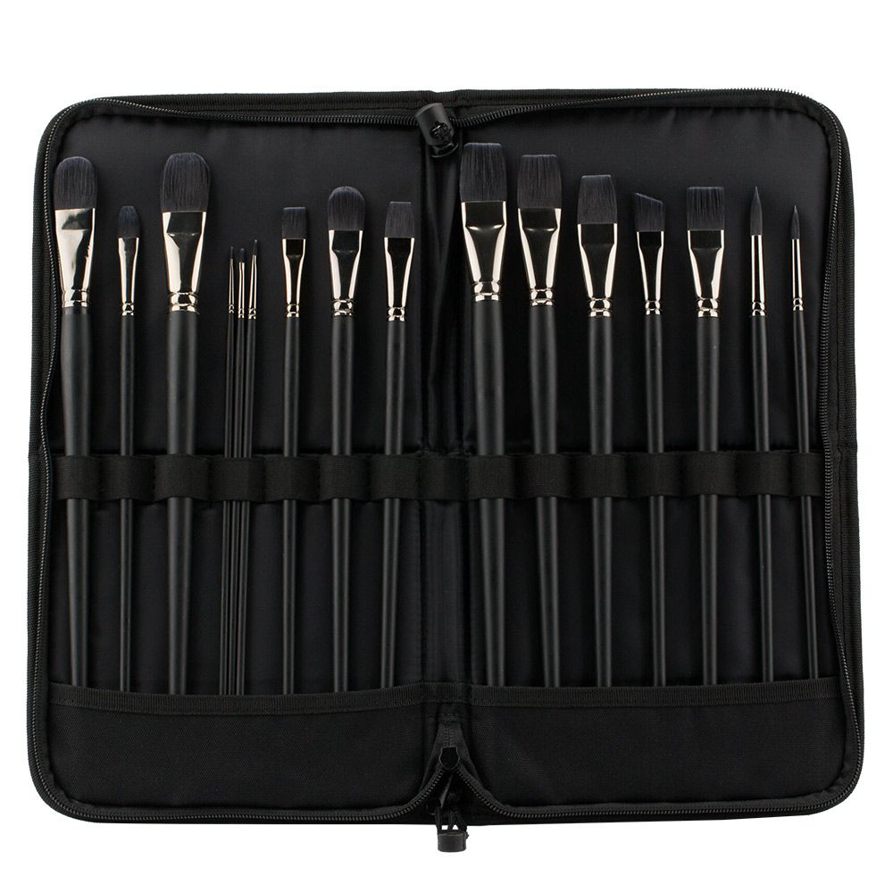 Holds around 20 brushes of various sizes